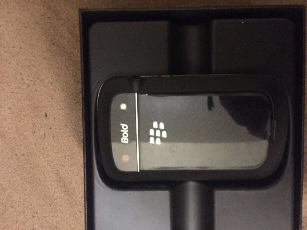 BlackBerry Bold 9900-8GB - Black (Unlocked) Used in Very Good Condition