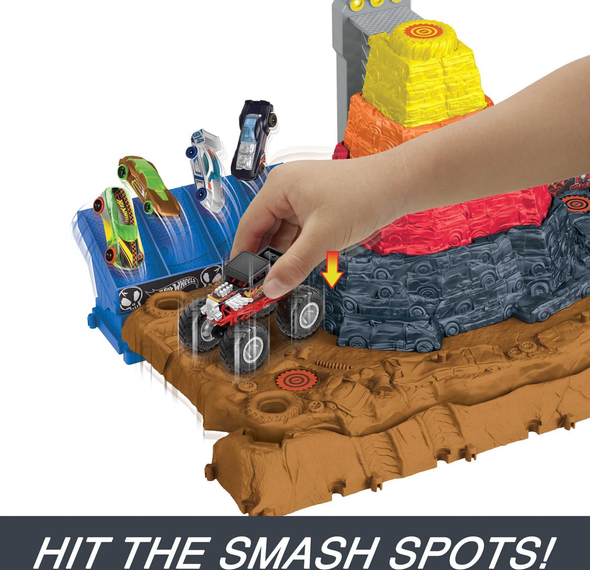 Hot Wheels Monster Trucks Playset & Toy Truck, Arena Smashers Bone Shaker Ultimate Crush Yard, Exclusive 1:64 Scale Bone Shaker & 3 Crushable Cars